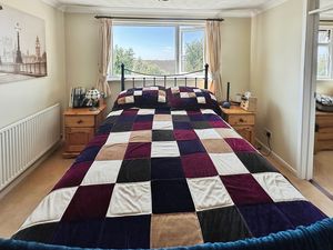 Pyfleet Close - click for photo gallery